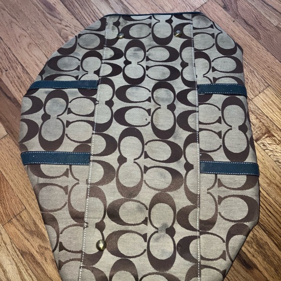 Signature Coach duffle bag - Picture 2 of 10